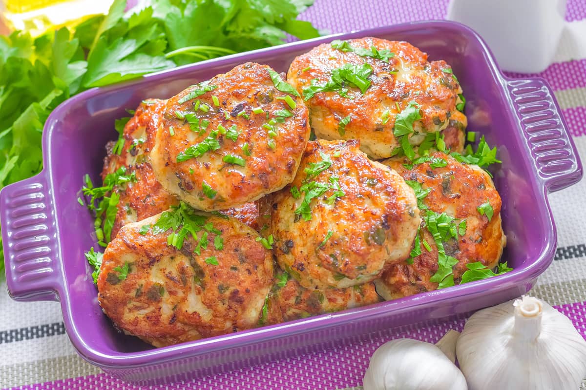 Куриные котлеты с морковью и луком. Котлеты. Куриные котлеты с морковью и луком. Куриные котлеты с морковью. Куриные котлеты с морковью.